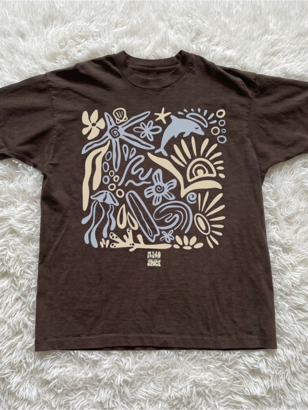 Gildan Graphic Brown Tee with Cream & Light Blue Ocean Motif